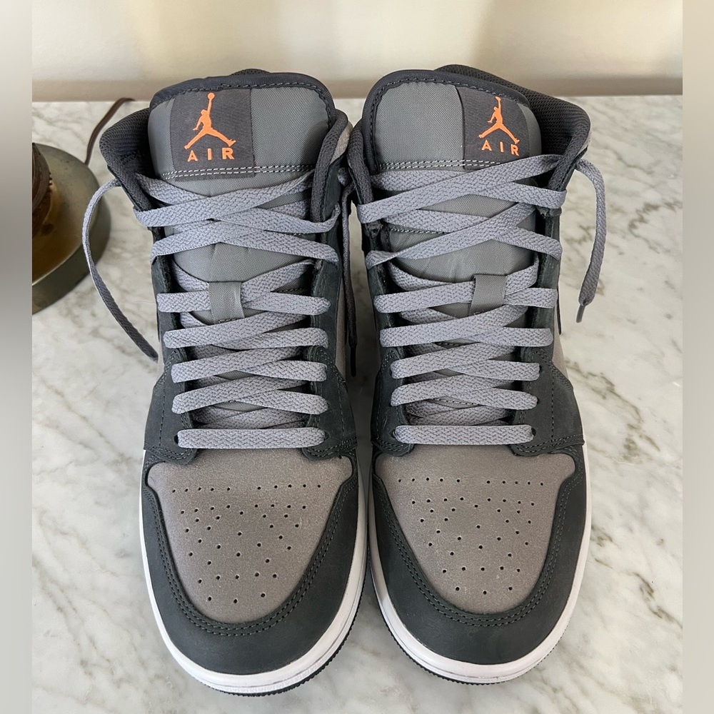 Air Jordan 1 Mid SE “Night Stadium”